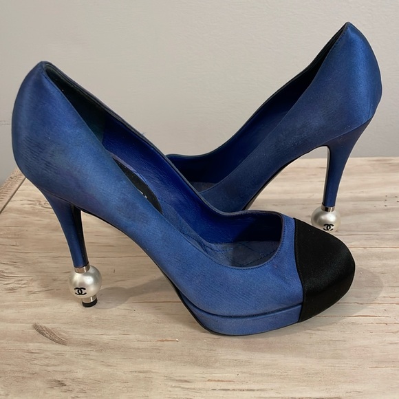 CHANEL Silk Pearl Detail Heels - Picture 2 of 16